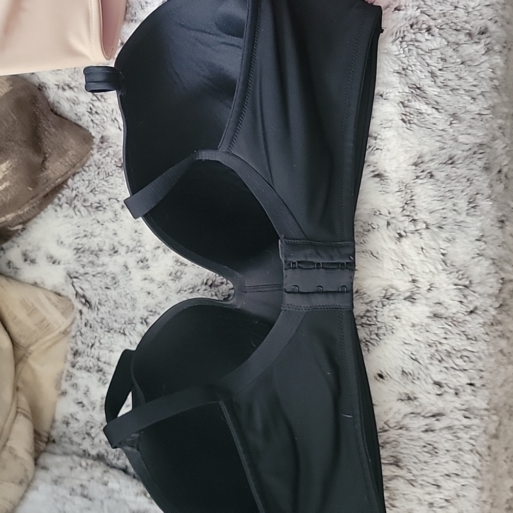 Bras - Picture 2 of 6